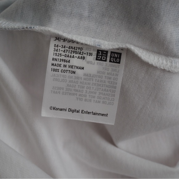 Metal Gear Solid Peace Walker Game Uniqlo Graphic T Shirt New - Picture 7 of 7